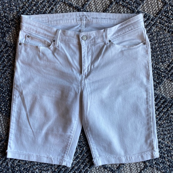 Levi Modern Skinny Shorts 